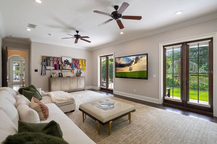 Image No.38-5 Bed Property for sale