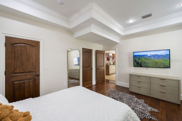 Image No.40-5 Bed Property for sale