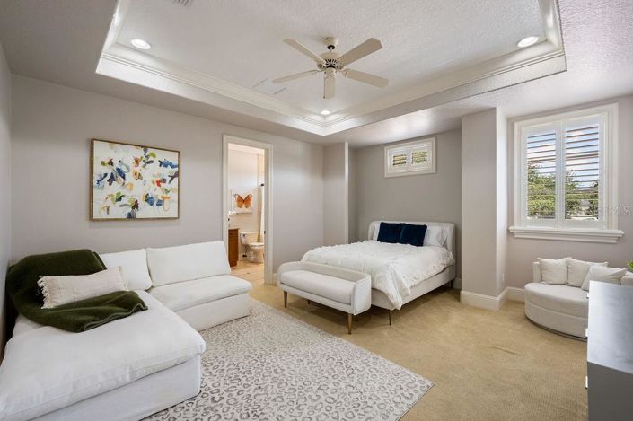 Image No.57-5 Bed Property for sale