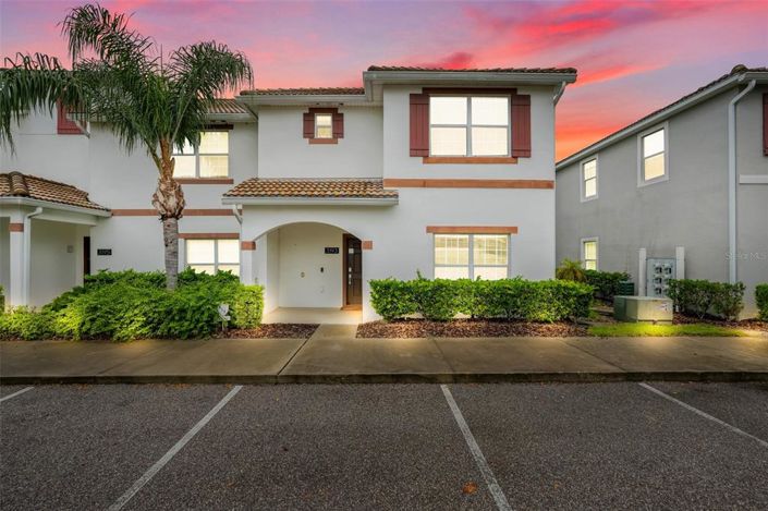 Image No.1-5 Bed Property for sale