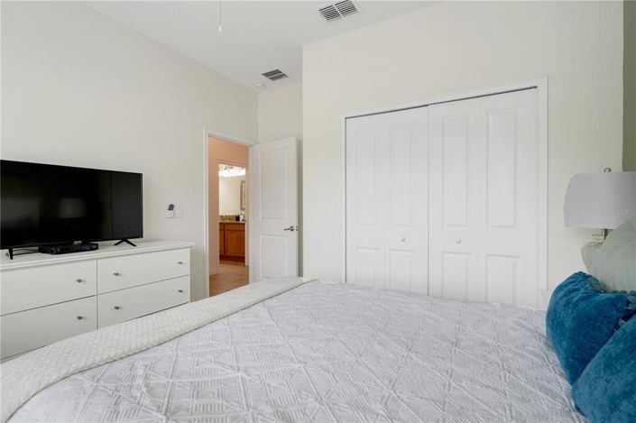 Image No.25-5 Bed Property for sale