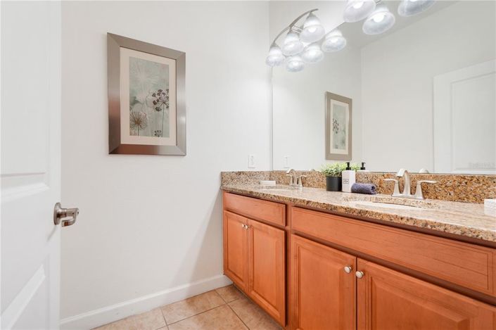 Image No.26-5 Bed Property for sale