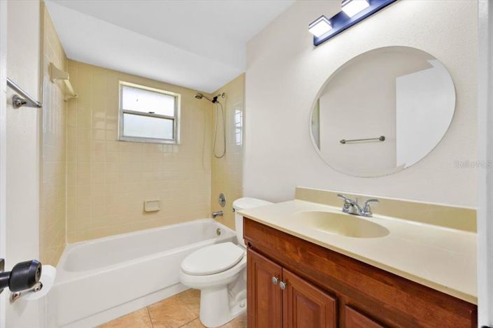 Image No.19-3 Bed Property for sale