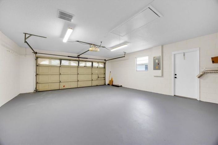 Image No.27-3 Bed Property for sale