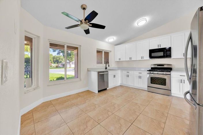 Image No.5-3 Bed Property for sale