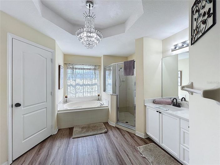 Image No.12-4 Bed Property for sale