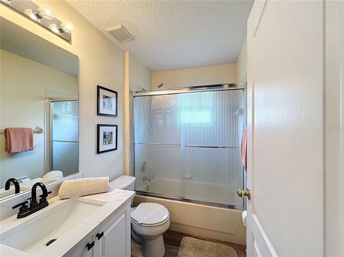 Image No.28-4 Bed Property for sale