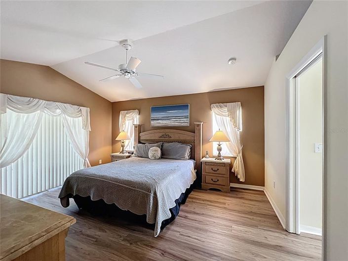 Image No.9-4 Bed Property for sale