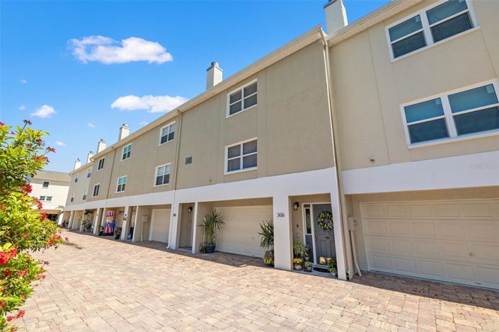 Image No.2-2 Bed Townhouse for sale