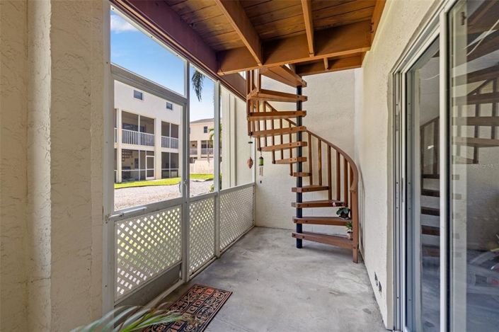 Image No.22-2 Bed Townhouse for sale