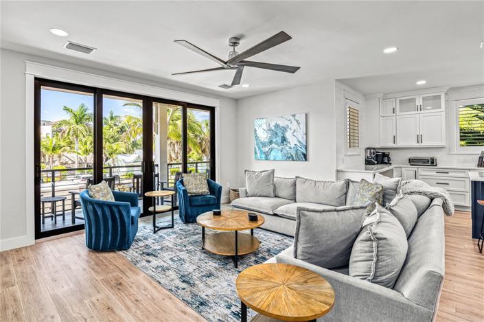 Image No.15-7 Bed Property for sale