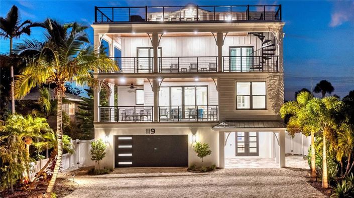 Image No.2-7 Bed Property for sale