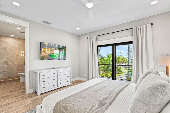 Image No.37-7 Bed Property for sale