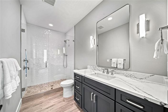 Image No.40-7 Bed Property for sale