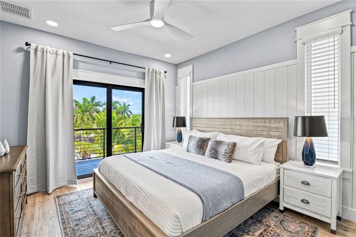 Image No.43-7 Bed Property for sale