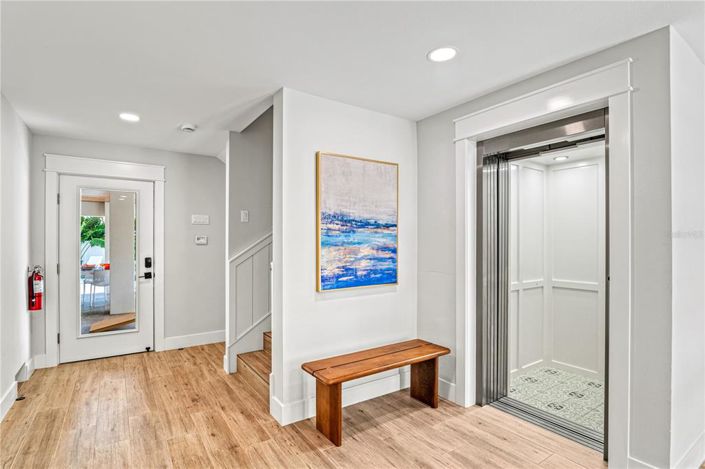 Image No.5-7 Bed Property for sale