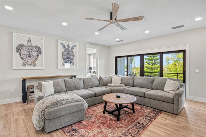 Image No.54-7 Bed Property for sale