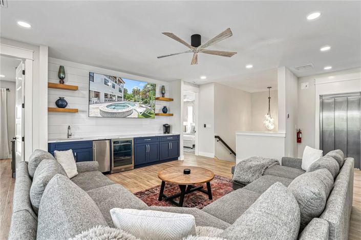 Image No.55-7 Bed Property for sale