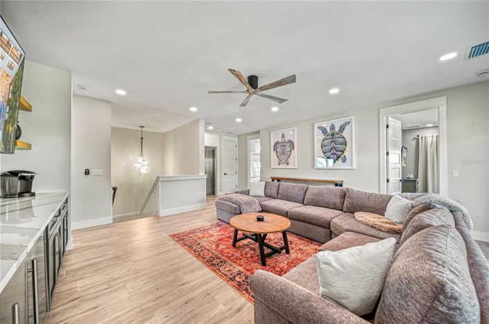 Image No.56-7 Bed Property for sale