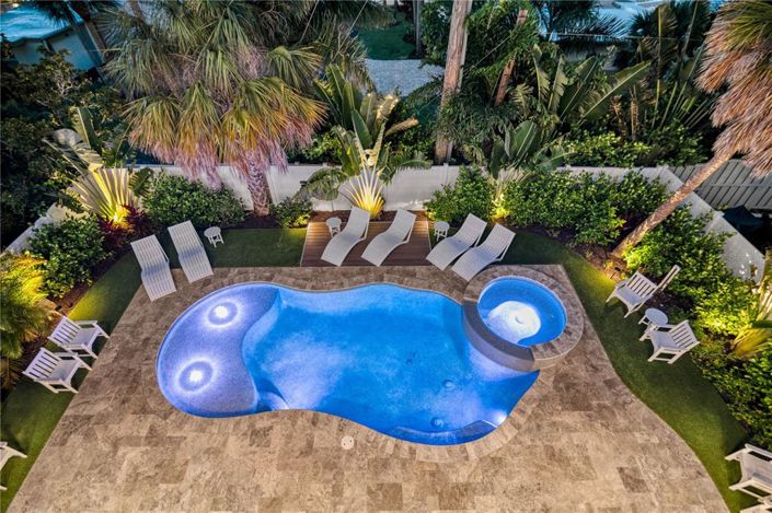 Image No.60-7 Bed Property for sale