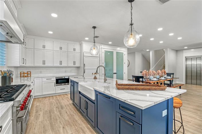 Image No.8-7 Bed Property for sale