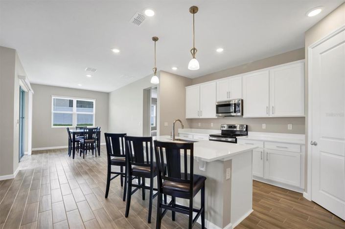 Image No.12-3 Bed Property for sale