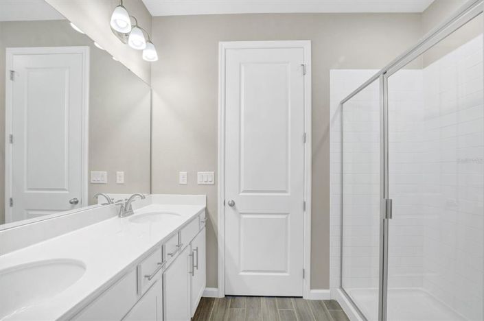 Image No.24-3 Bed Property for sale