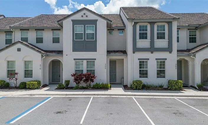 Image No.1-4 Bed Townhouse for sale