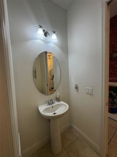 Image No.12-4 Bed Townhouse for sale