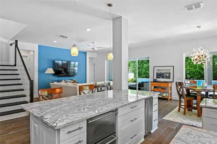 Image No.15-5 Bed Property for sale