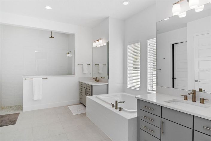 Image No.20-5 Bed Property for sale