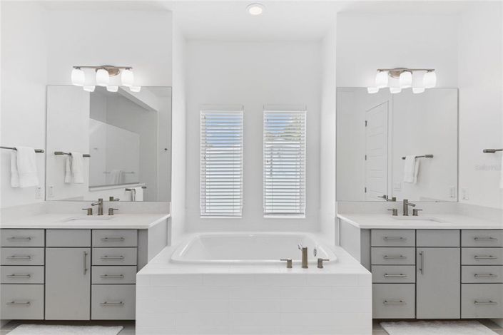 Image No.21-5 Bed Property for sale