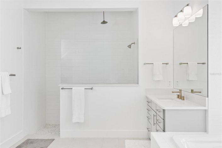 Image No.22-5 Bed Property for sale