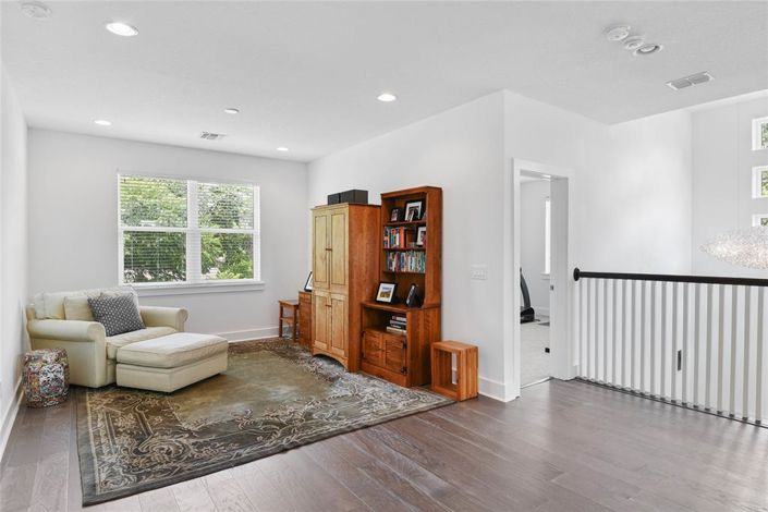 Image No.27-5 Bed Property for sale