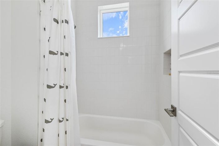 Image No.32-5 Bed Property for sale