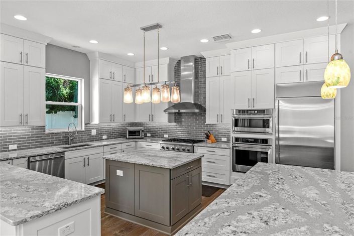 Image No.4-5 Bed Property for sale