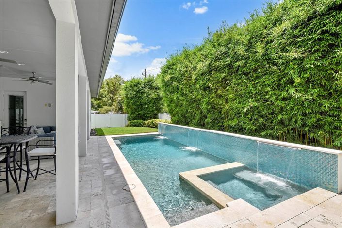 Image No.44-5 Bed Property for sale