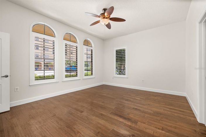 Image No.25-3 Bed Property for sale