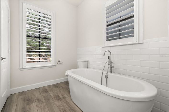 Image No.54-3 Bed Property for sale