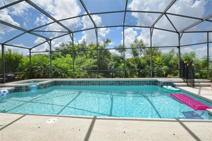 Image No.3-5 Bed Property for sale