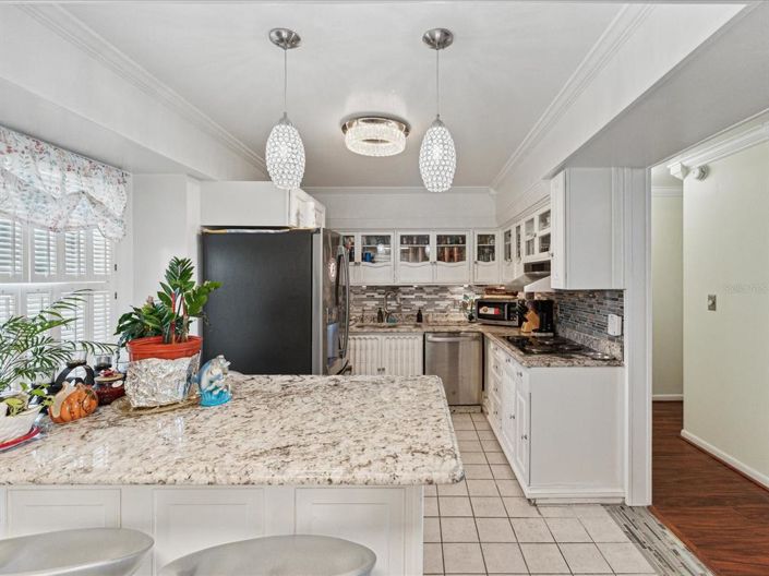 Image No.14-2 Bed Property for sale