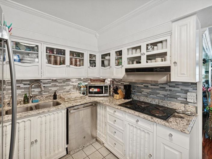 Image No.15-2 Bed Property for sale