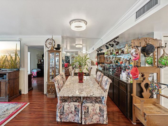 Image No.17-2 Bed Property for sale