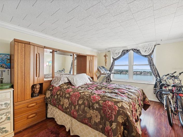 Image No.19-2 Bed Property for sale