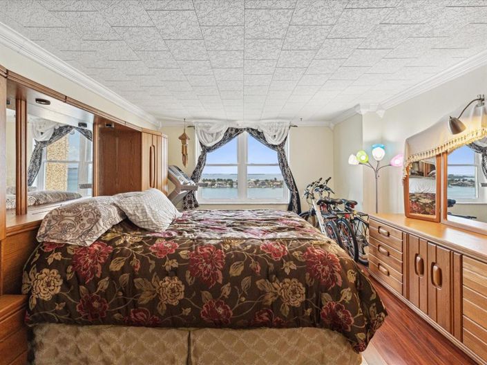 Image No.20-2 Bed Property for sale