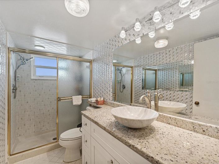 Image No.21-2 Bed Property for sale