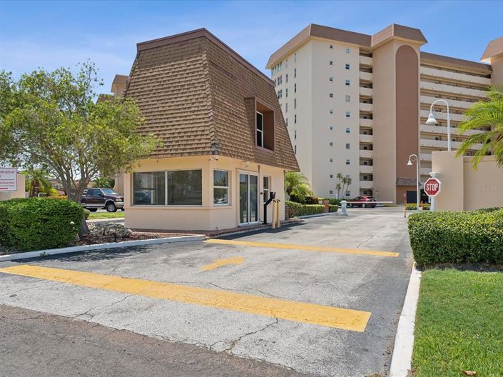 Image No.28-2 Bed Property for sale