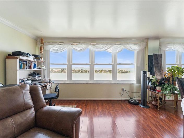 Image No.5-2 Bed Property for sale