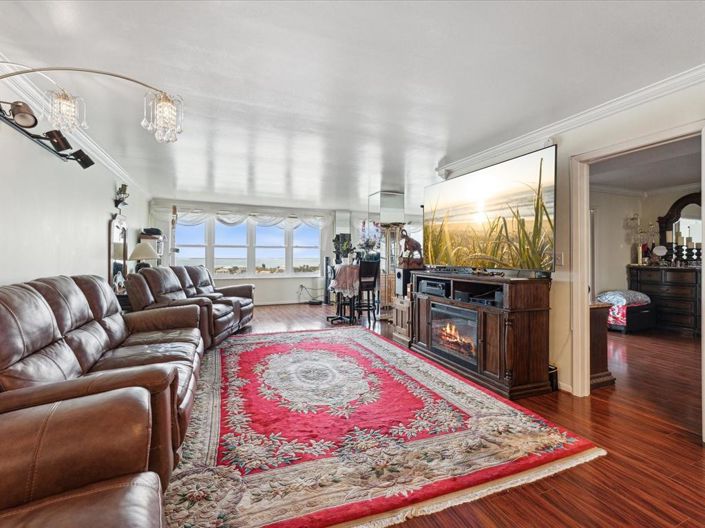 Image No.6-2 Bed Property for sale