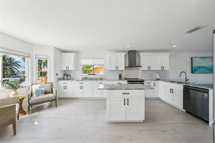 Image No.16-4 Bed Property for sale